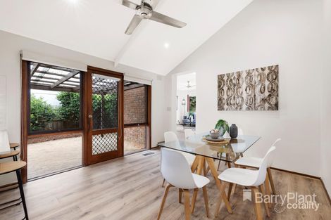 Property photo of 30 Luton Way Bundoora VIC 3083