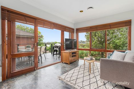 Property photo of 26 Hillsyde Parade Strathmore VIC 3041