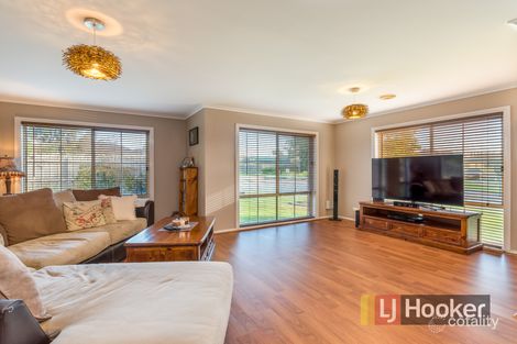 Property photo of 2 Stephellen Way Cranbourne West VIC 3977