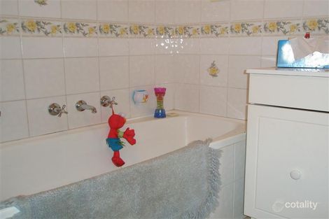 Property photo of 16 Rosella Avenue Werribee VIC 3030