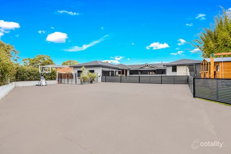 Property photo of 27 St Helens Close West Hoxton NSW 2171
