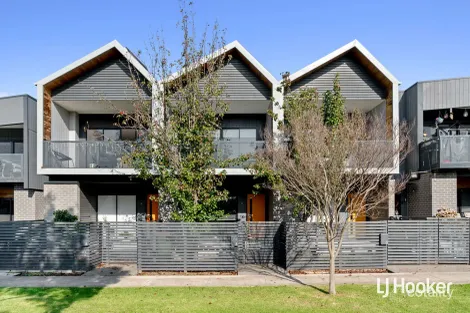 Property photo of 8 Flagship Way Point Cook VIC 3030