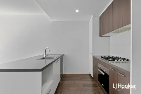 Property photo of 8 Flagship Way Point Cook VIC 3030