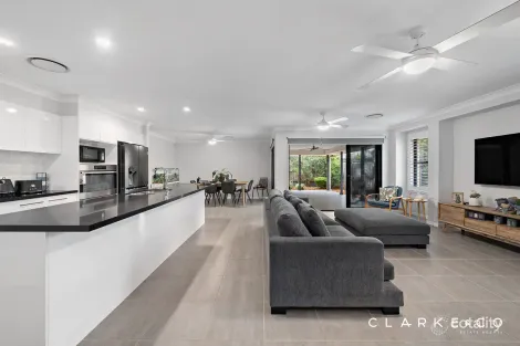 Property photo of 33 Barr Promenade Thornton NSW 2322