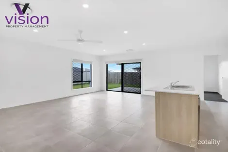 Property photo of 6 Atlantic Court Eli Waters QLD 4655
