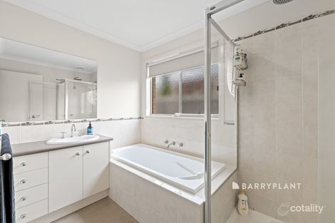 Property photo of 31 Chaucer Way Drouin VIC 3818