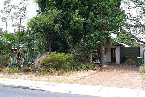 Property photo of 15 Bedford Road Ardross WA 6153
