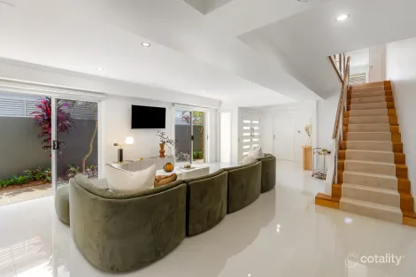 Property photo of 1/60 Woodroffe Avenue Main Beach QLD 4217