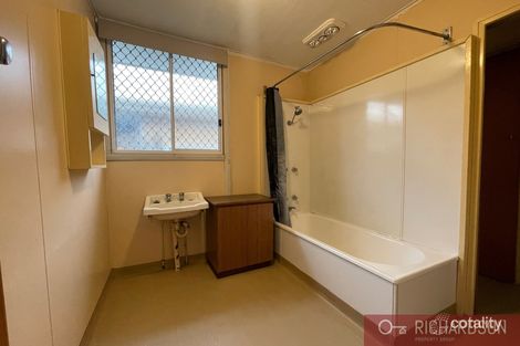 Property photo of 8 Centre Avenue Werribee VIC 3030