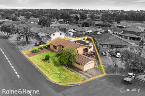 2 Banz Pl, Glenfield, NSW 2167