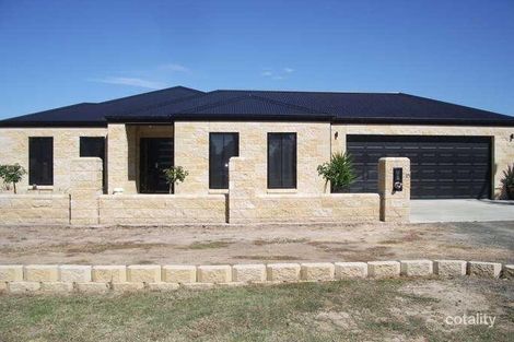 15 Lee St, Stratford, VIC 3862