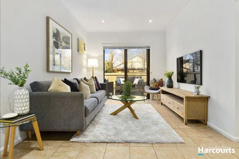 Property photo of 19 Wantirna Road Ringwood VIC 3134