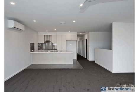 Property photo of 17 Push-Pea Way Cranbourne West VIC 3977