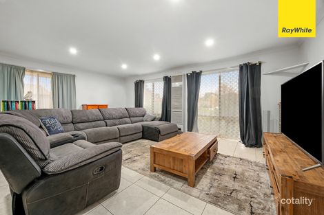 Property photo of 2 Coventry Place Melton South VIC 3338