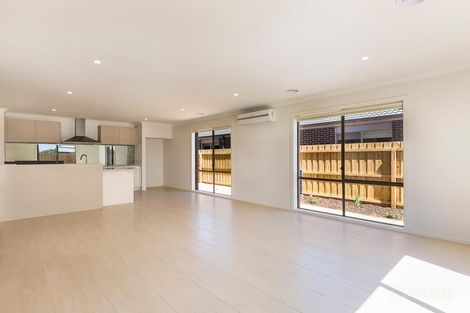 Property photo of 5 Shearwater Drive Armstrong Creek VIC 3217