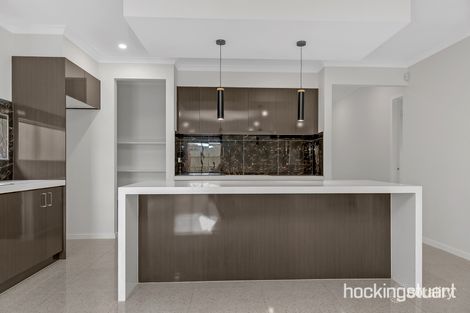 Property photo of 16 Banjo Close Wollert VIC 3750