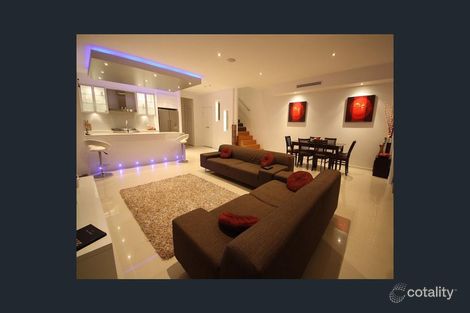 Property photo of 2/27 South Quay Drive Biggera Waters QLD 4216