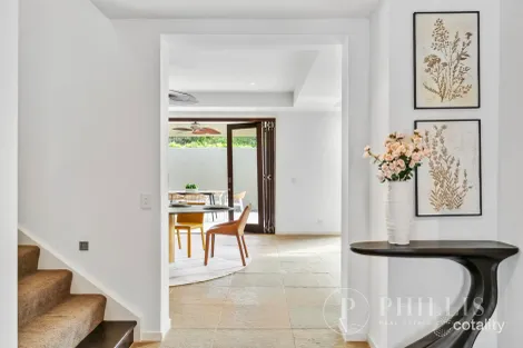 Property photo of 104 Compass Drive Biggera Waters QLD 4216