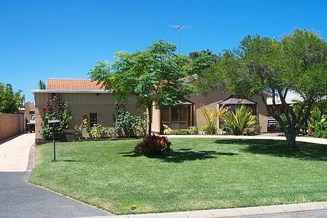 8 Wilson Pl, Two Rocks, WA 6037