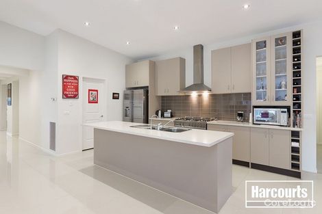 Property photo of 32 Perry Circuit Cranbourne North VIC 3977