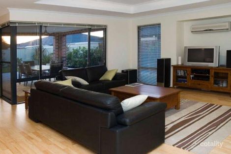 Property photo of 18 Sandleford Way Hammond Park WA 6164