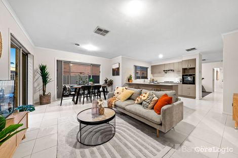 Property photo of 29 Everly Circuit Pakenham VIC 3810