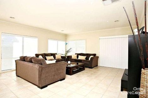 Property photo of 1 Pinehurst Rise Craigieburn VIC 3064