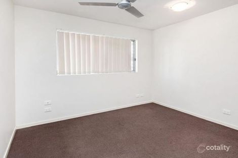 Property photo of 4/8-12 Proud Street Labrador QLD 4215