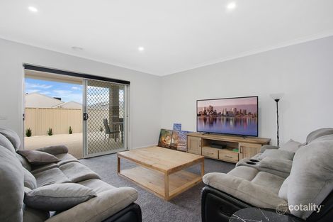 Property photo of 18 Ruthven Circuit Wodonga VIC 3690