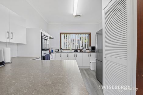 Property photo of 22 Scott Road Mannering Park NSW 2259