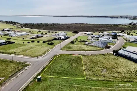 27 HERBERT EDWARDS DR, STREAKY BAY, SA 5680