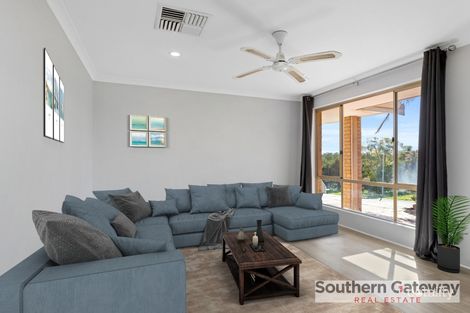 Property photo of 6 Chipper View Parmelia WA 6167
