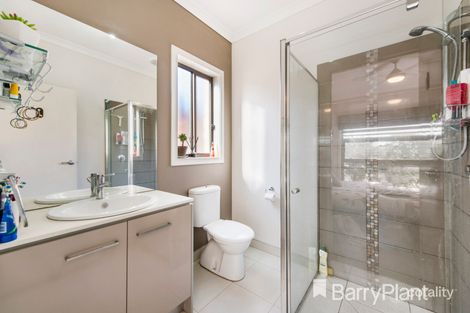 Property photo of 11 Nantha Way Brookfield VIC 3338