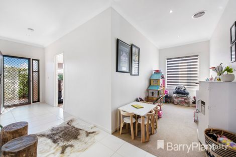 Property photo of 11 Nantha Way Brookfield VIC 3338