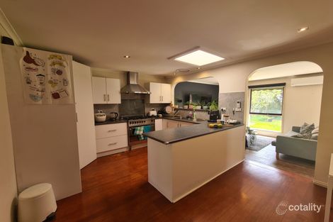 Property photo of 67 Fountain Drive Narre Warren VIC 3805