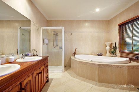 11 Greendale Rd, Glen Iris, VIC 3146