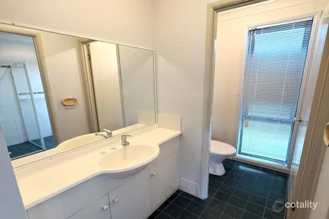 Property photo of 10 Shearer Crescent Blue Haven NSW 2262