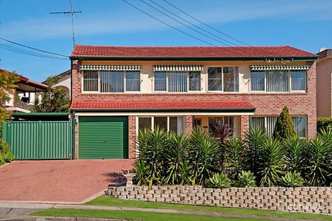 233 Caroline Chisholm Dr, Winston Hills, NSW 2153