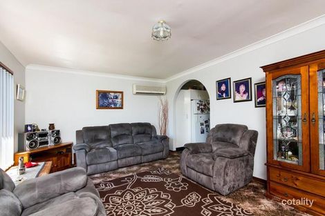 Property photo of 15 Stanley Close Woodberry NSW 2322