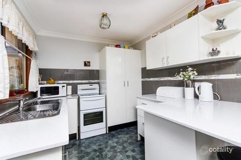 Property photo of 15 Stanley Close Woodberry NSW 2322