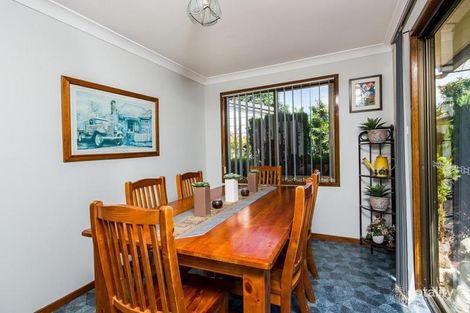 Property photo of 15 Stanley Close Woodberry NSW 2322