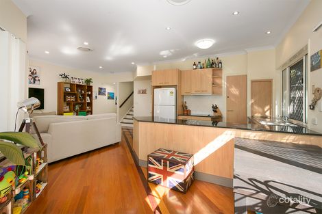 Property photo of 2/24 Prospect Terrace St Lucia QLD 4067