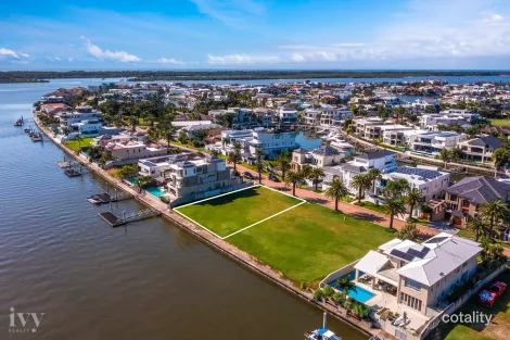 Property photo of 17 Knightsbridge Parade West Paradise Point QLD 4216