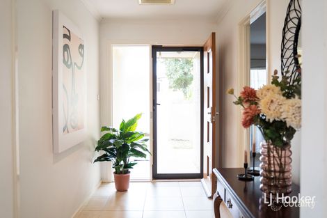 Property photo of 80 Hugh McKay Crescent Dunlop ACT 2615