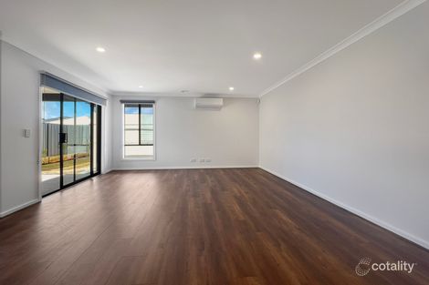 Property photo of 22 Centralpark Walk Strathtulloh VIC 3338