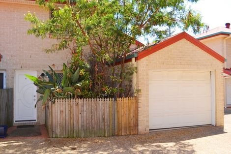 Property photo of 2/81 Grosvenor Street Morningside QLD 4170