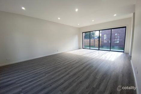 Property photo of 1/2 Weeks Close Rowville VIC 3178