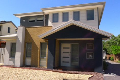 1/2 Strachan St, Oak Park, VIC 3046