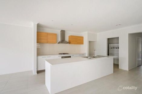 Property photo of 118 Bondi Parade Point Cook VIC 3030