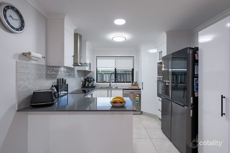 Property photo of 2 Waterside Way Eli Waters QLD 4655